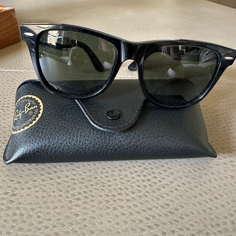 Ray-Ban Black Frame with Green Lens Sunglasses